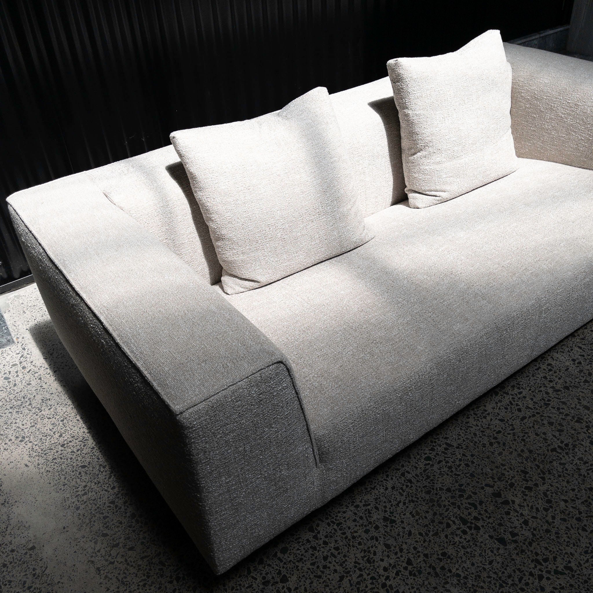 Italian Modena sofa in gesso or white chalk with two back pillows in the same colour way